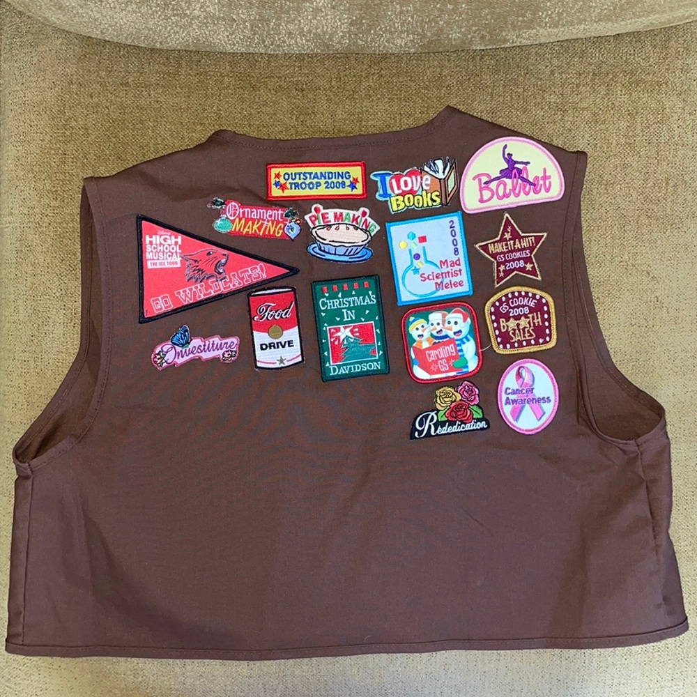 Girl Scout Brownie Vest with extra patches - Picture 2 of 4